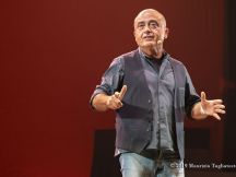 Stagione Teatrale: il 13 aprile "La sagra famiglia Stagione Teatrale: il 13 aprile "La sagra famiglia