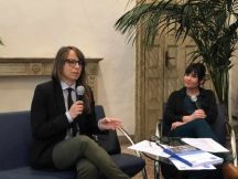 "Un cappuccino tra le righe (online)" con Eva Negri
