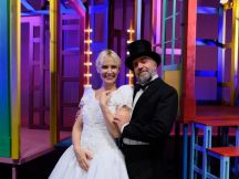 Continua la stagione teatrale a Moncalvo: il 31 marzo in scena “Alle 5 da me”